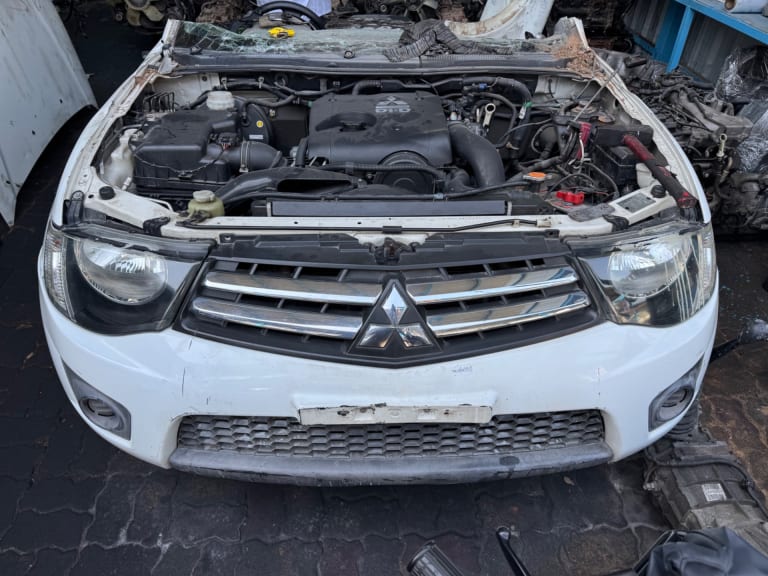 Engine + AT Mitsubishi L200 4D56