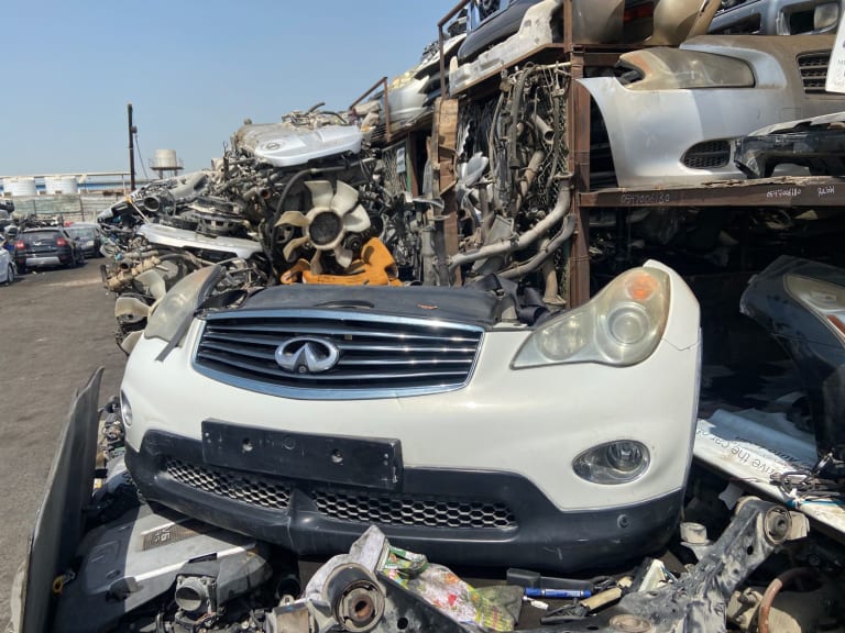 Nose cut Infiniti EX