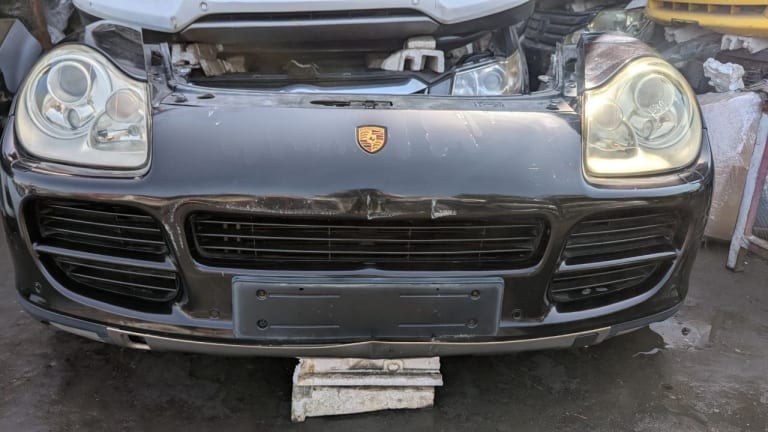 Nose cut Porsche Cayenne