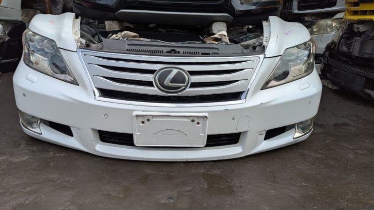 Nose cut Lexus LS460