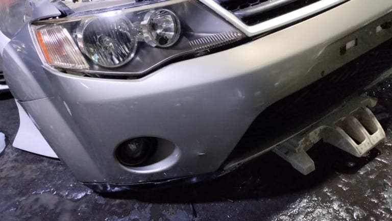 Nose cut Mitsubishi Outlander