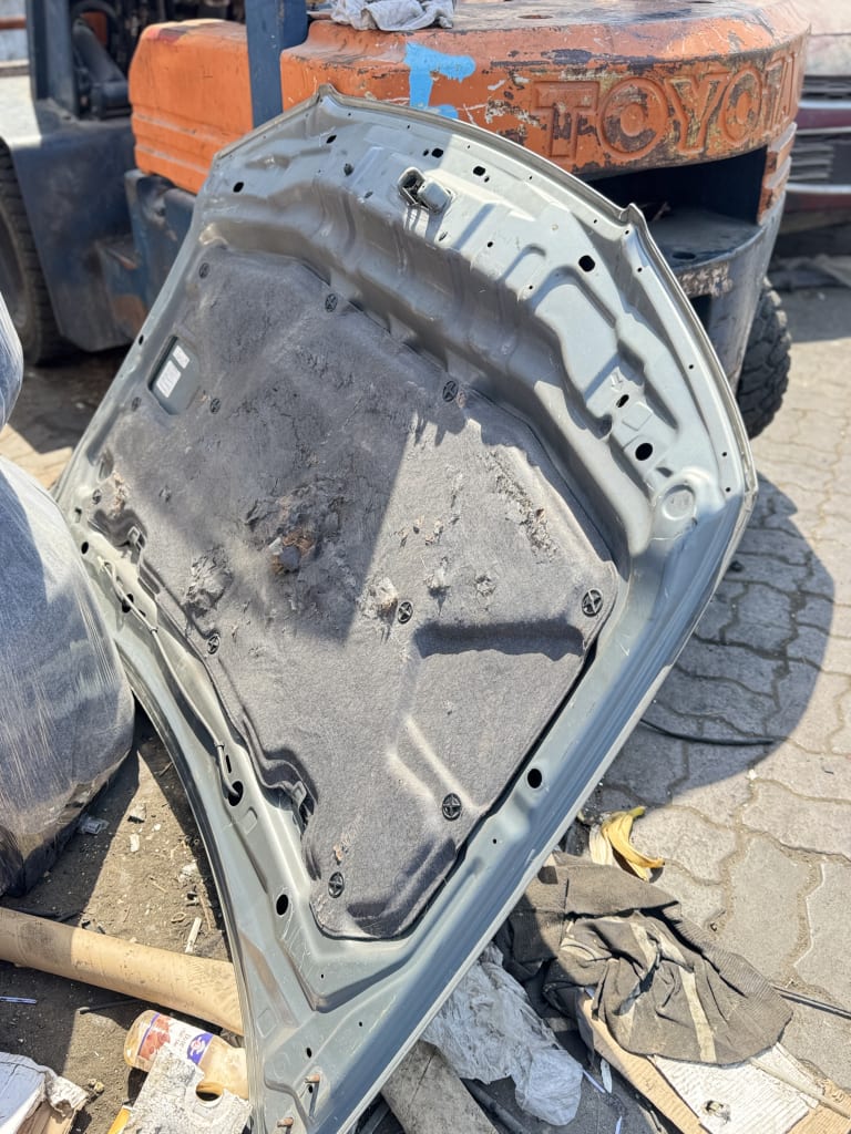 Hood Nissan Sunny