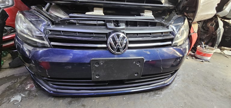Nose cut Volkswagen Golf used in Sharjah — photo 2
