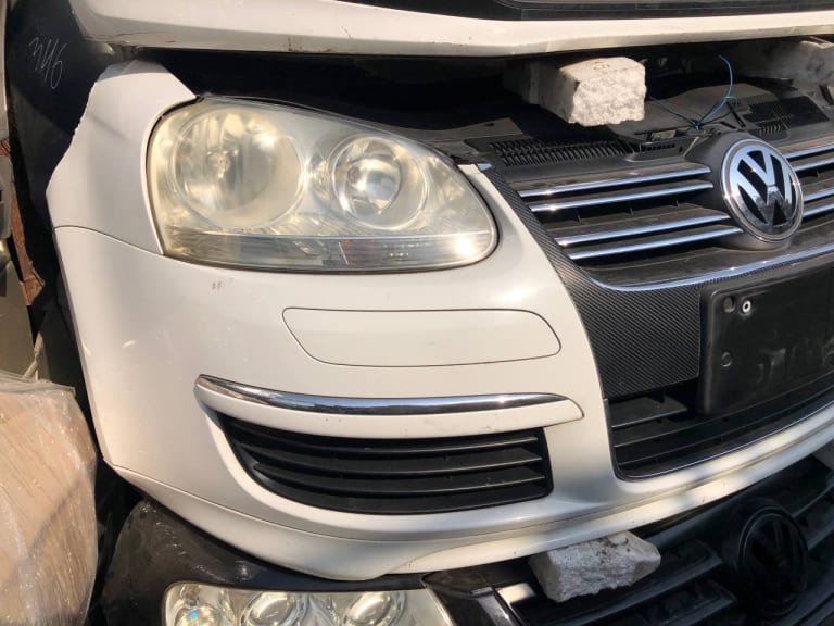 Nose cut Volkswagen Jetta used in Sharjah — photo 4
