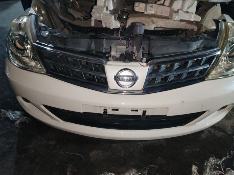 Nose cut Nissan Tiida used in Sharjah — photo 2