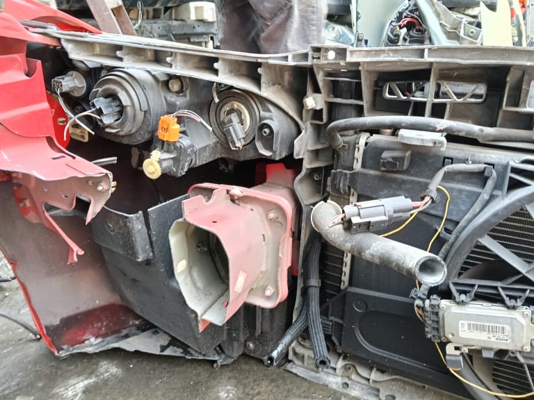 Nose cut Mazda Mazda3 used in Sharjah — photo 2