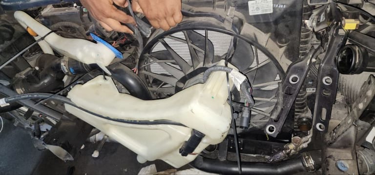 Nose cut Audi Q7 used in Sharjah — photo 7