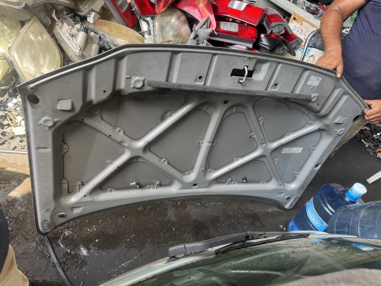 Hood Toyota Probox used in Sharjah — photo 5