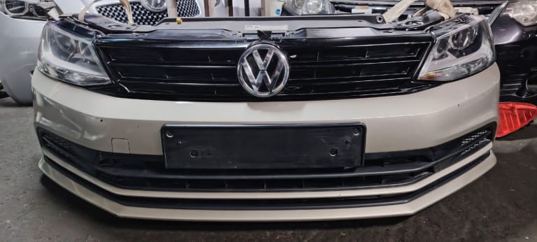 Nose cut + Hood Volkswagen Jetta