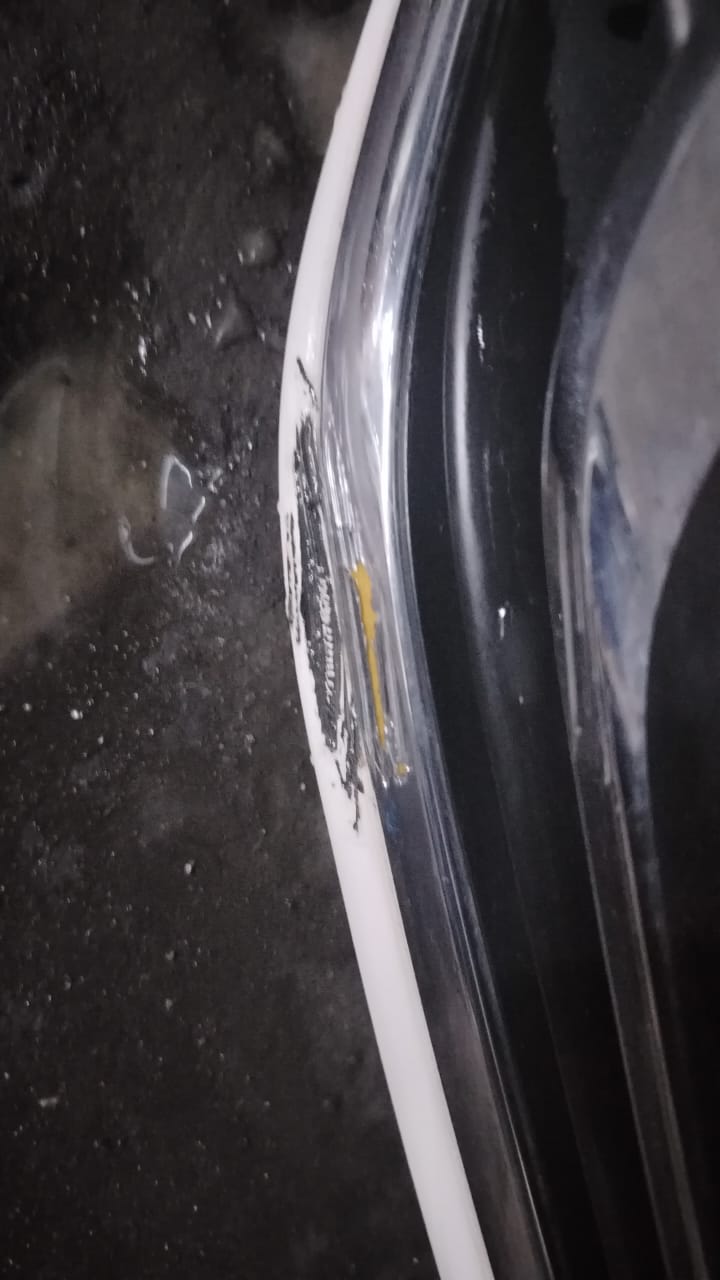 Nose cut Volkswagen Passat used in Sharjah — photo 2