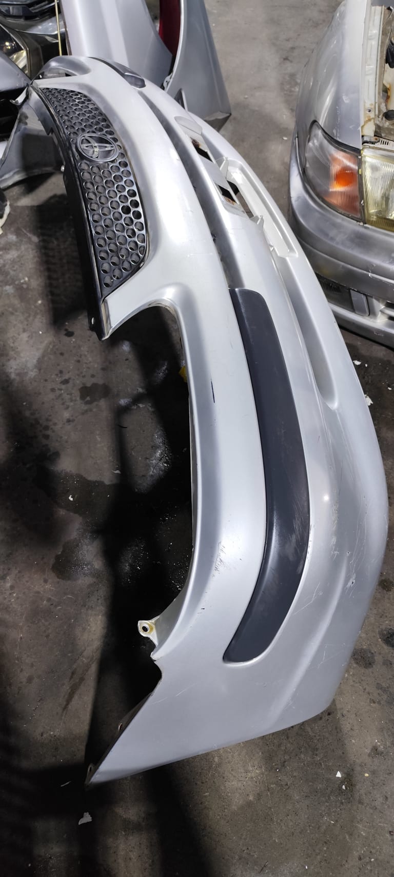 Bumper + Grille Toyota Spacio used in Sharjah — photo 6