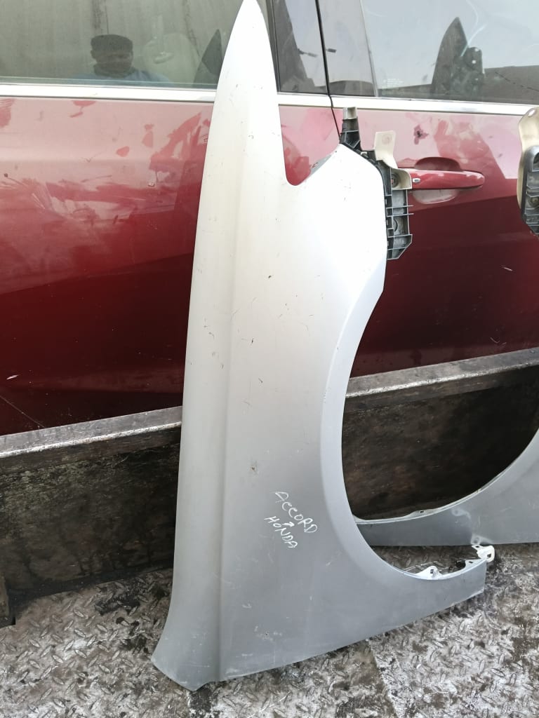 Fender Honda Accord used in Sharjah — photo 2