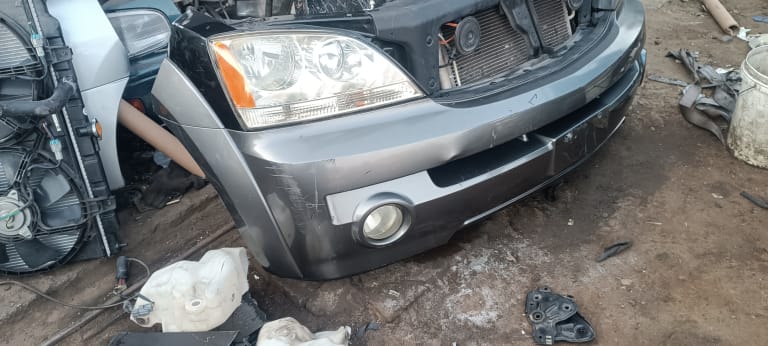 Nose cut Kia Sorento used in Sharjah — photo 2