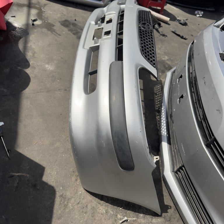 Bumper + Grille Toyota Spacio used in Sharjah — photo 2