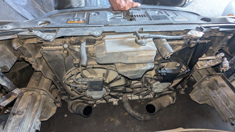 Nose cut Mazda CX-5 used in Sharjah — photo 6
