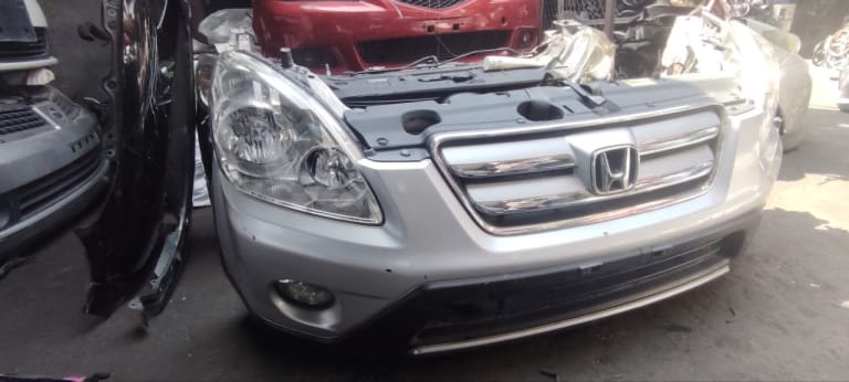 Nose cut + Hood + Fender Honda CR-V used in Sharjah — photo 9