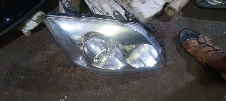 Bumper + Grille + Headlights Toyota Avensis used in Sharjah — photo 2