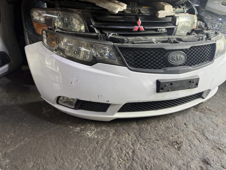 Nose cut Kia Cerato used in Sharjah — photo 2