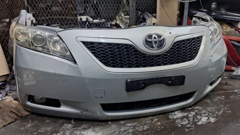 Nose cut + Hood Toyota Camry used in Sharjah — photo 8