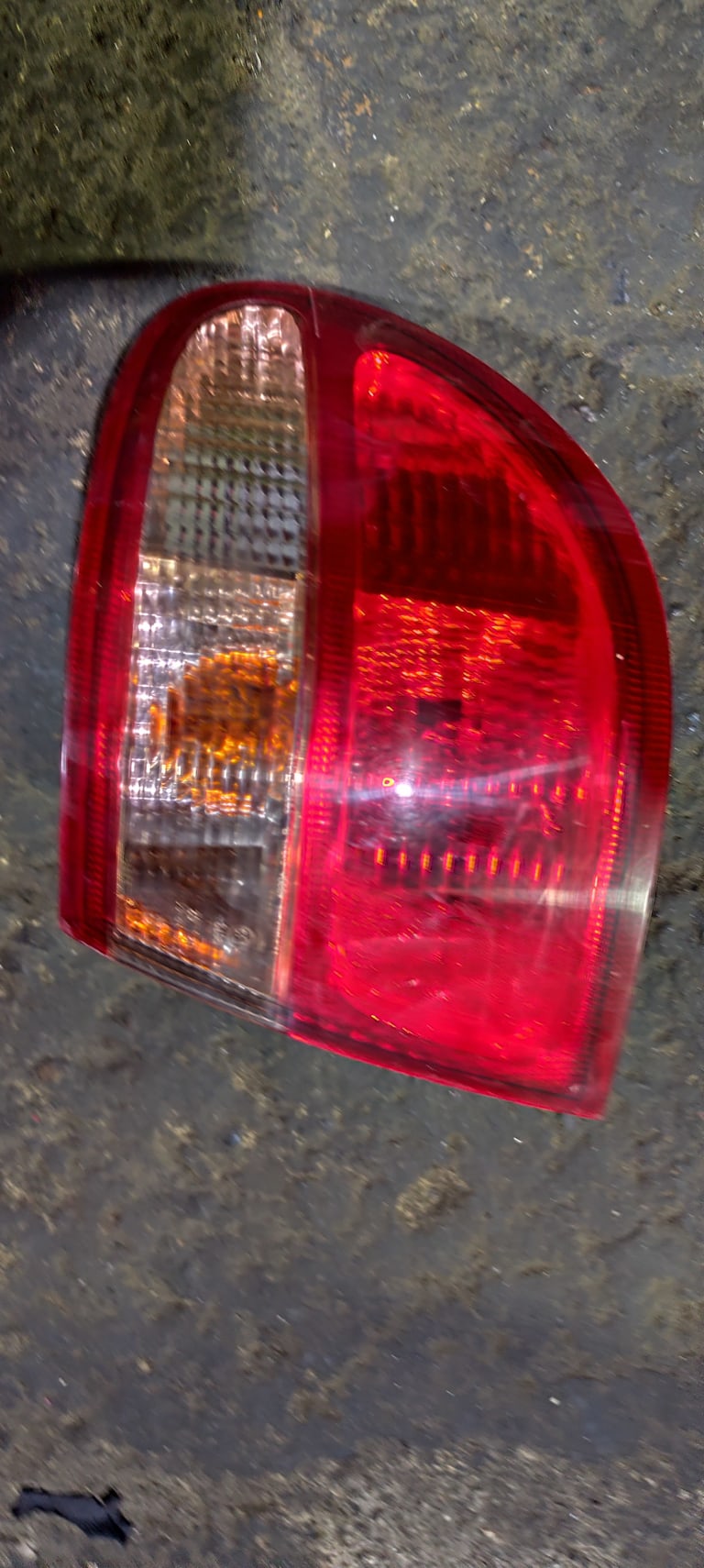 Nissan Sunny Стоп сигналы 2шт