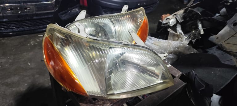 Headlights Toyota Platz