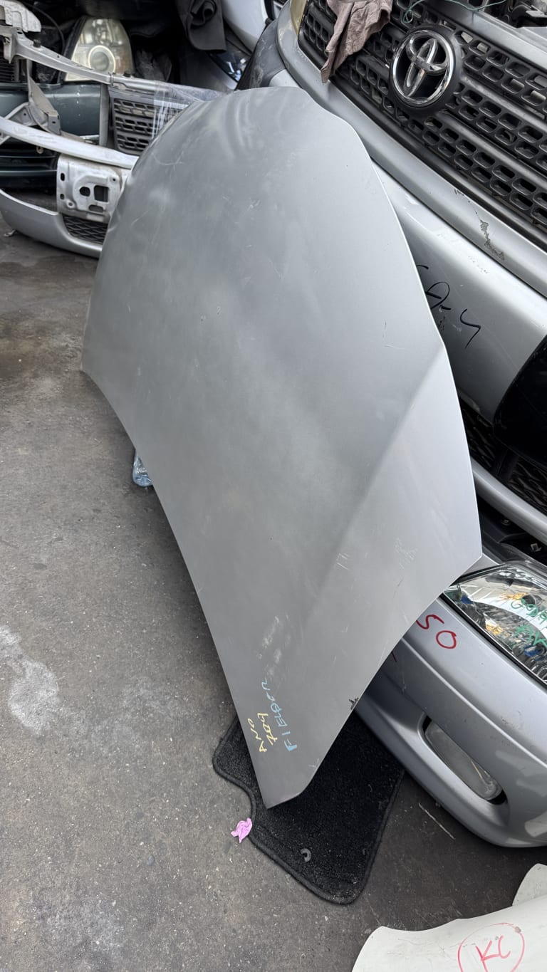 Toyota Corolla Axio Капот 
