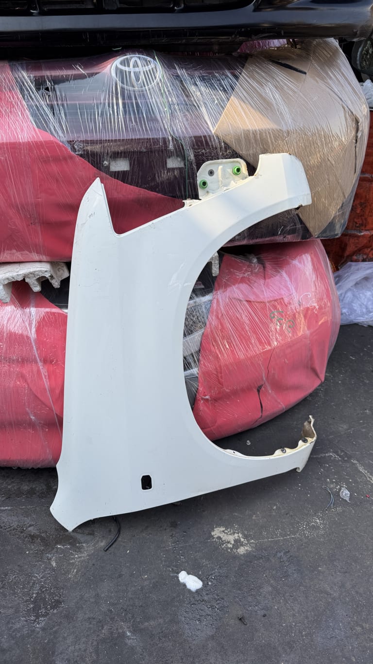 Fender Toyota Probox used in Sharjah — photo 2