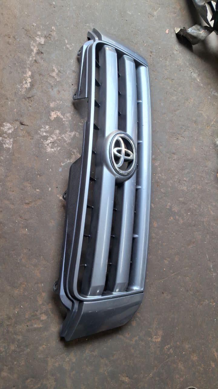Grille Toyota Highlander used in Sharjah — photo 2