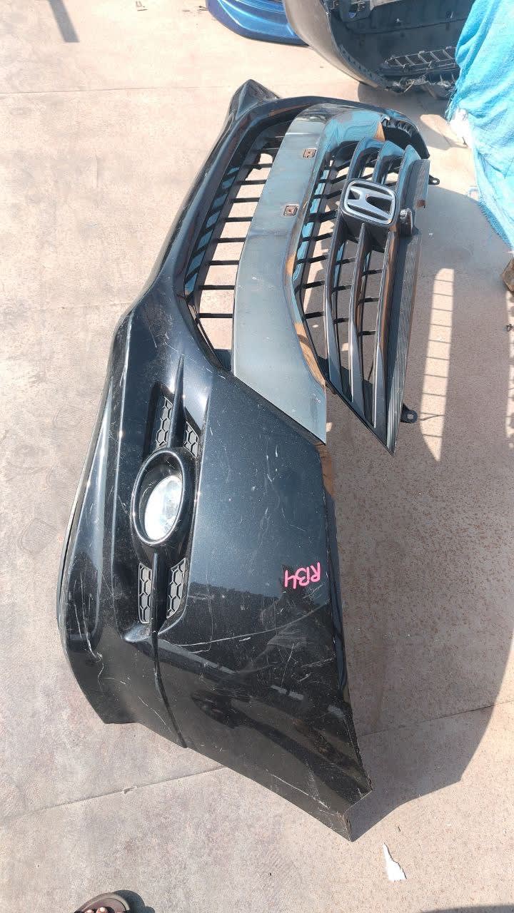 Bumper + Grille Honda Odyssey used in Sharjah — photo 2