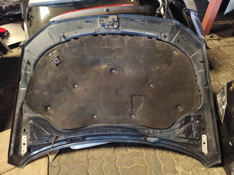 Hood Volkswagen Passat used in Sharjah — photo 3