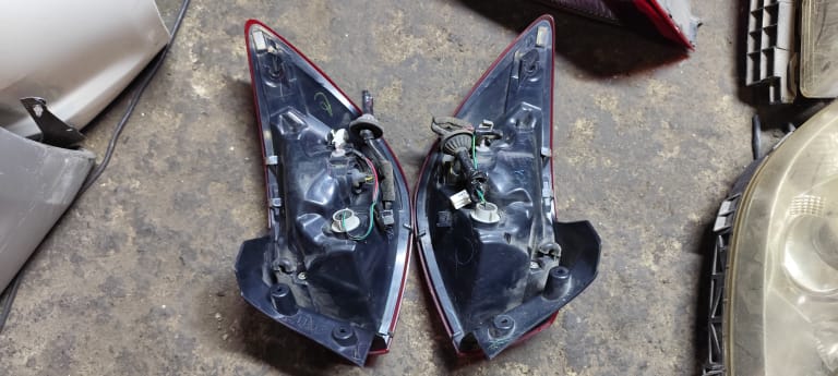 Tail lights Mazda Demio used in Sharjah — photo 4