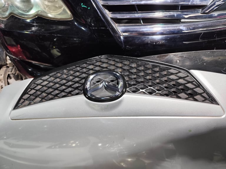 Hood Mazda Demio used in Sharjah — photo 4