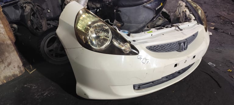 Nose cut Honda Fit used in Sharjah — photo 2