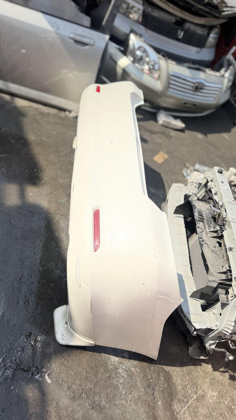 Toyota Allion Бампер задний 