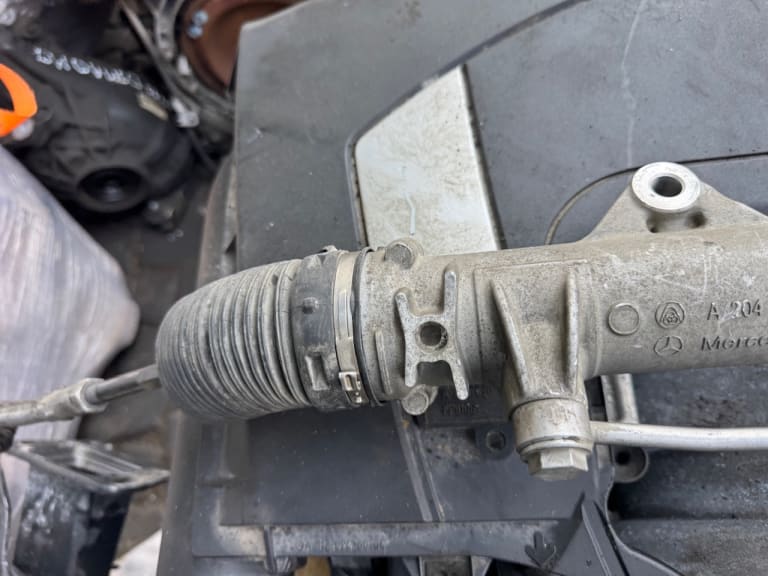 Steering rack Mercedes-Benz used in Sharjah — photo 2