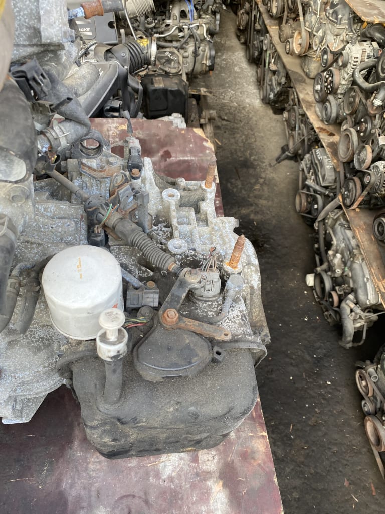 Engine + AT Mitsubishi 4G64 used in Sharjah — photo 4