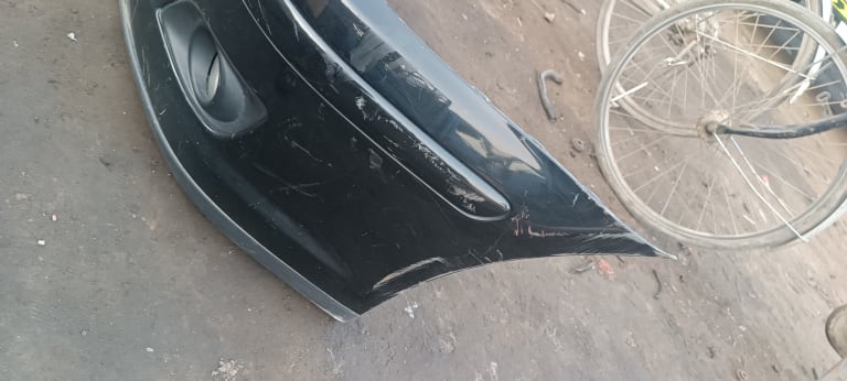 Bumper + Grille Toyota Avensis