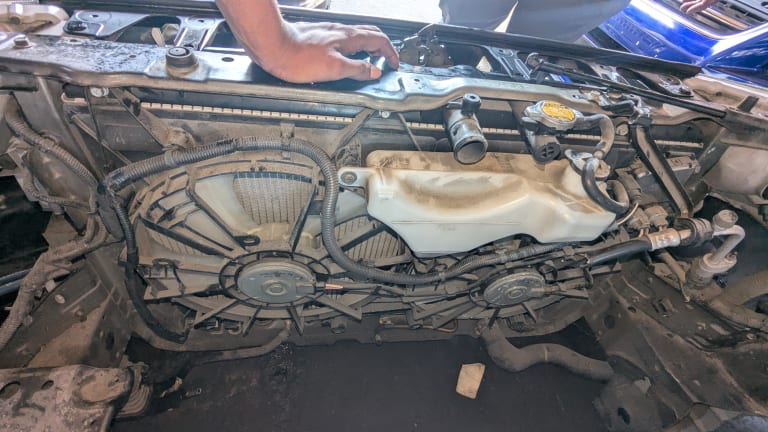 Nose cut Toyota Highlander used in Sharjah — photo 8