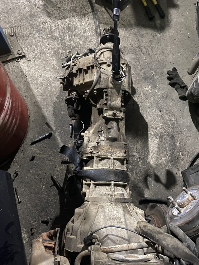 Engine + MT Mitsubishi 4G69 used in Sharjah — photo 3