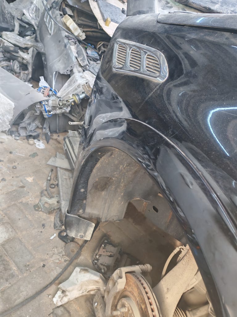 Nose cut + Hood + Fender Infiniti QX56 used in Sharjah — photo 7