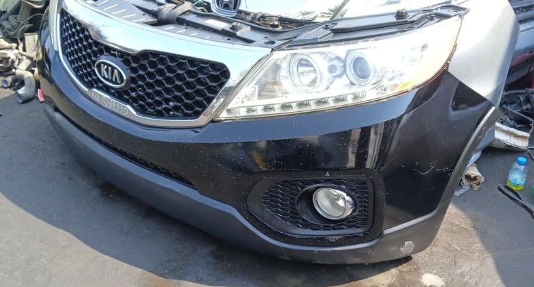 Nose cut Kia Sorento