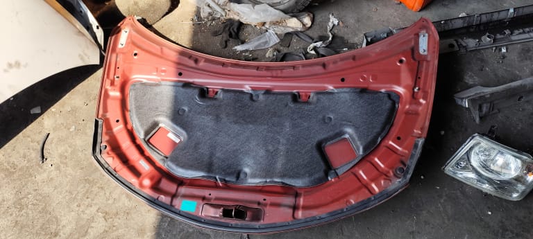 Hood Nissan Murano used in Sharjah — photo 2