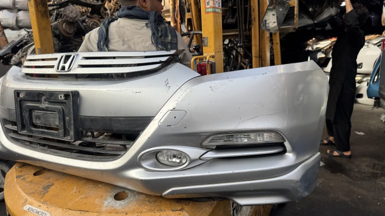Bumper + Grille Honda Insight used in Sharjah — photo 5