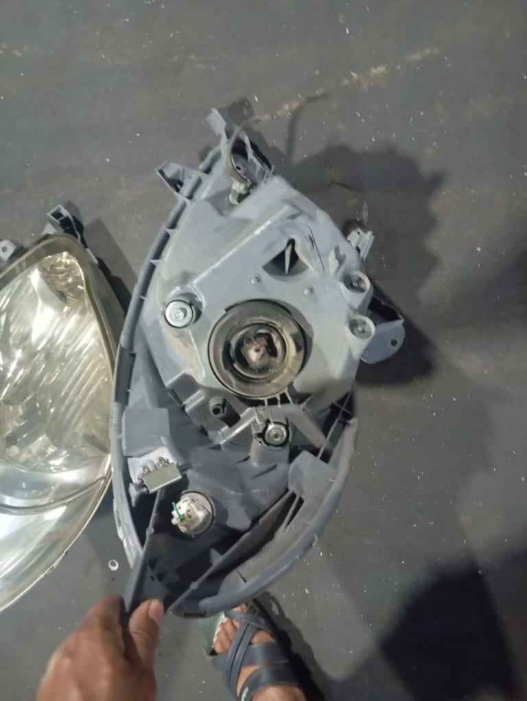 Bumper + Grille + Headlights Toyota Funcargo used in Sharjah — photo 6