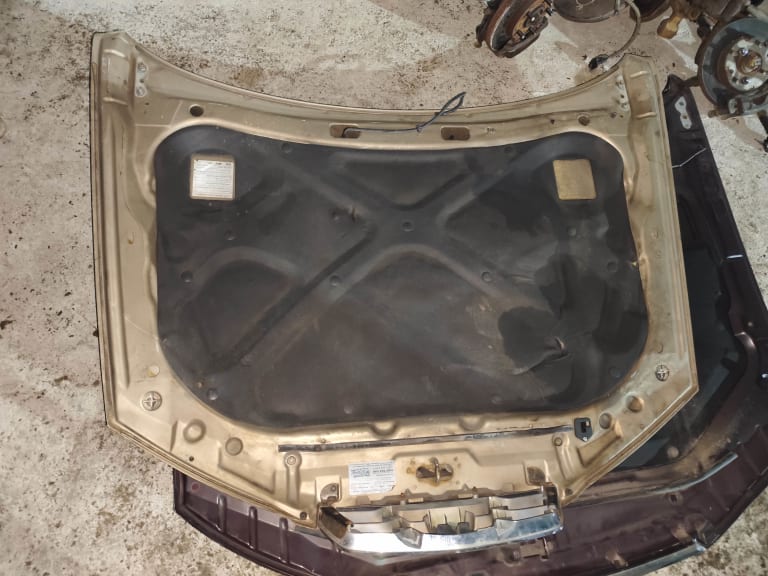Hood Hyundai Elantra used in Sharjah — photo 2