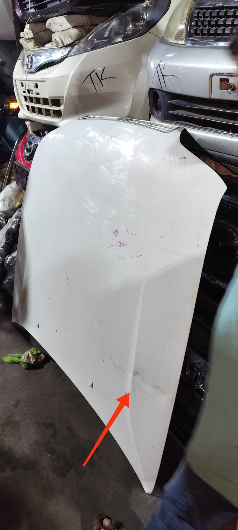 Hood Toyota Mark II used in Sharjah — photo 2