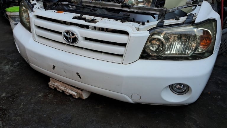 Nose cut Toyota Highlander