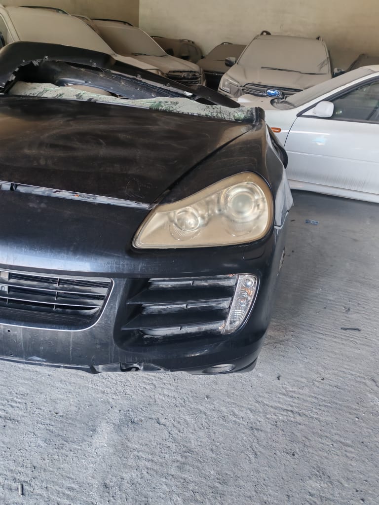 Nose cut + Hood + Fender Porsche Cayenne used in Sharjah — photo 6