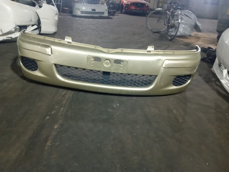Bumper + Grille Toyota Funcargo used in Sharjah — photo 2