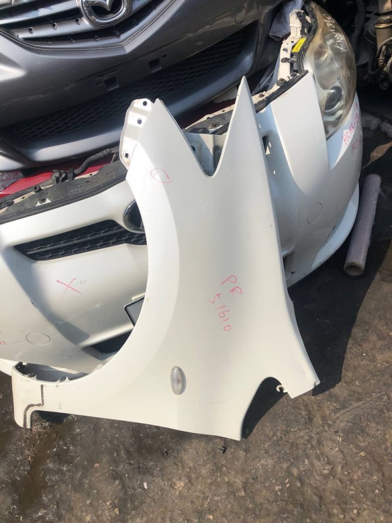 Nose cut + Hood + Fender Toyota Auris used in Sharjah — photo 2